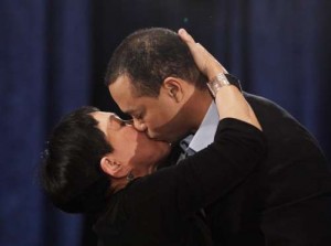 Tiger Woods et Kultida Woods kiss