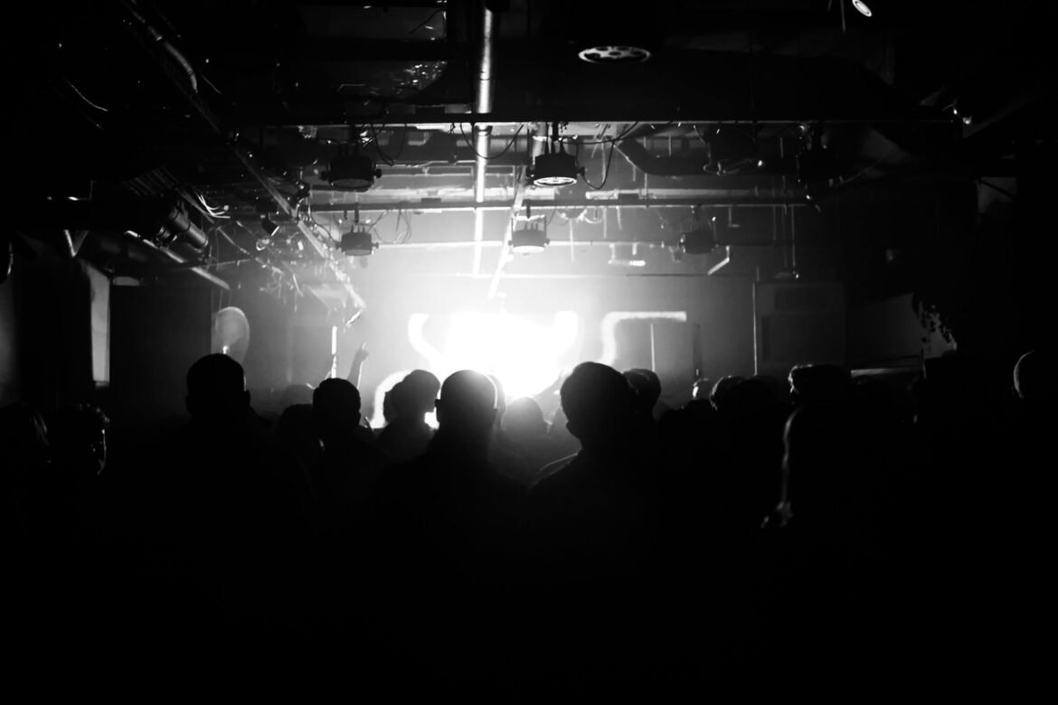 Discover Melbourne's Unforgettable Nightlife - Travel Dudes