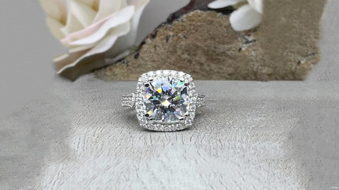 Why Moissanite Engagement Ring Is The Best Choice?
