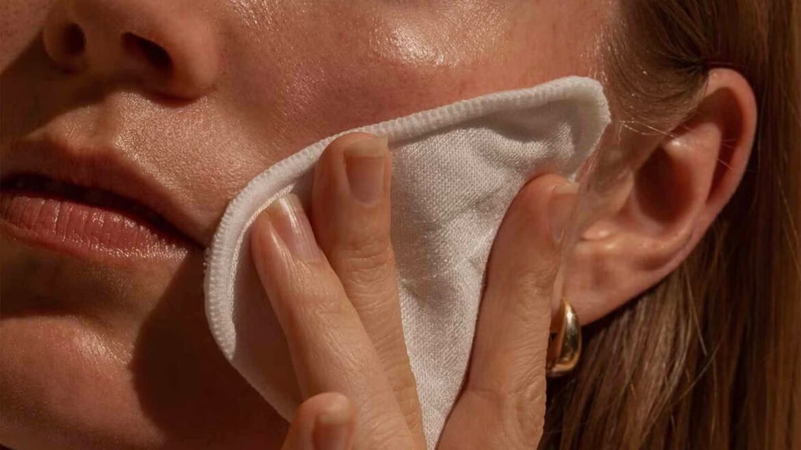 13 Best Face Toners For Every Skin Type, Reviewed