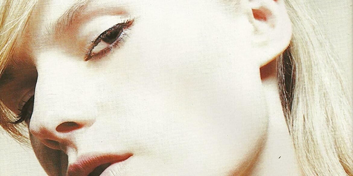 The Best Hydrating Concealers for Dry Skin