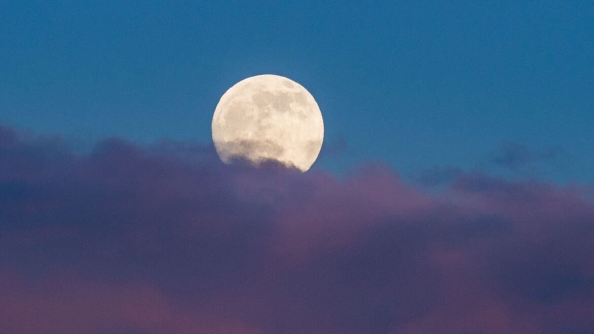 When Is The Next Full Moon? Your 2025 Full Moon Calendar