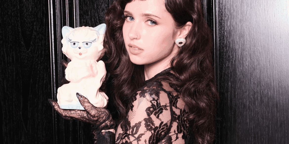 Celebrities Can't Get Enough of the Valentino Cat Purse