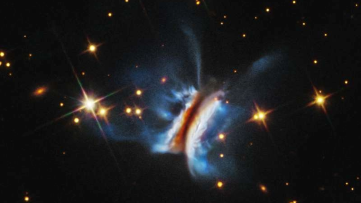 Hubble spots massive sandwich shaped blob in deep-space