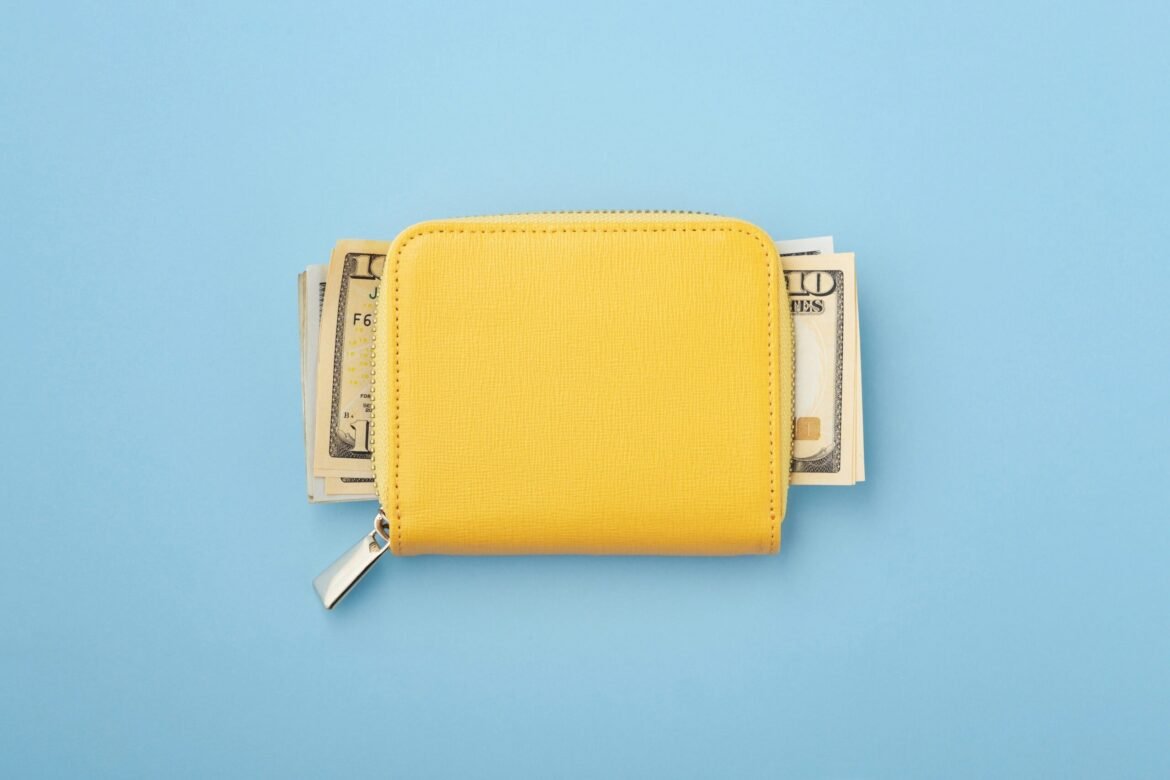 What Are the Best Banks for Low-Fee Checking Accounts in Illinois?