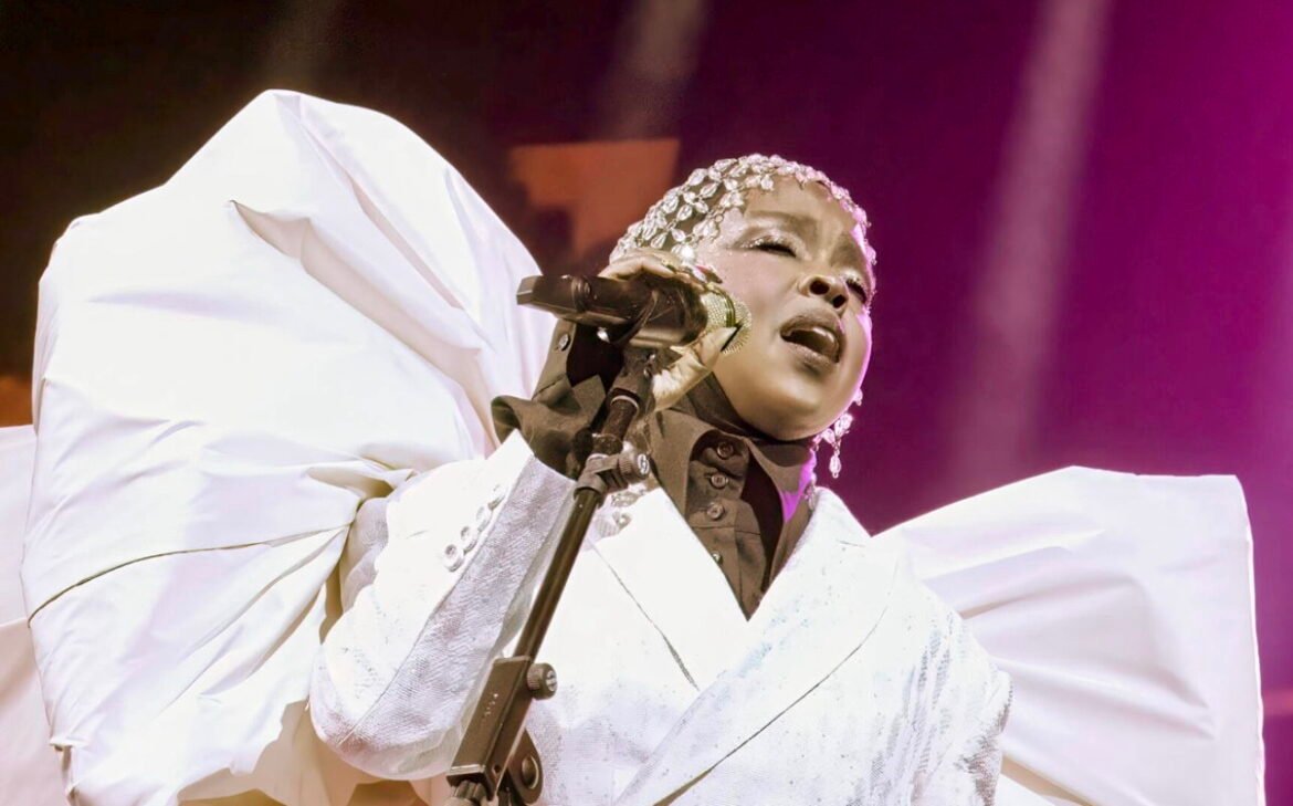 Lauryn Hill To Perform Grammy Tribute For Roberta Flack And D'Angelo