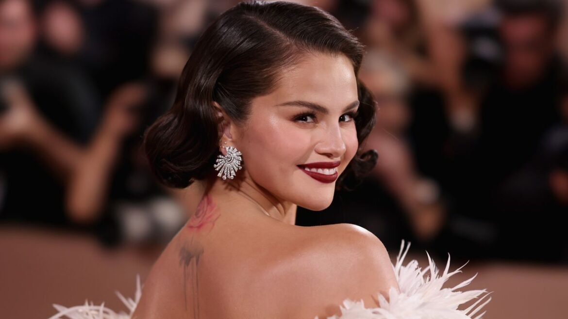 Selena Gomez's Bronze Nails Make It Feel Like Summer in January—See the Photos