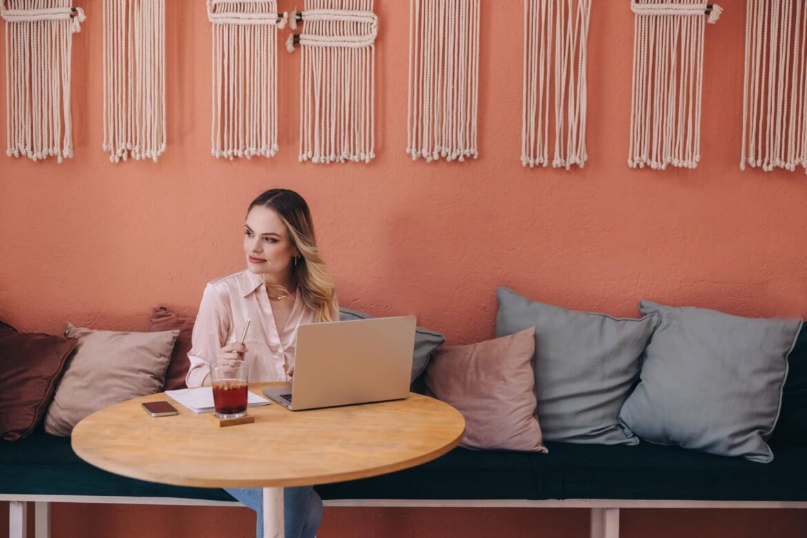 How to Choose the Right Bank for Your Women-Owned Business 