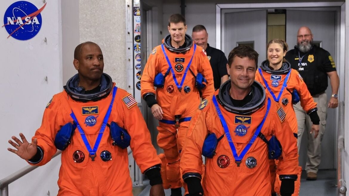 NASA's First Crewed Moon Mission in Decades Is About to Launch : ScienceAlert