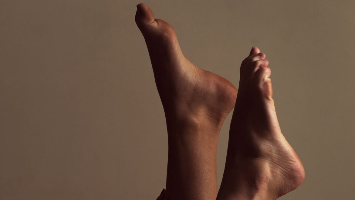 Why Is Essie Posting Feet Pics On Main?