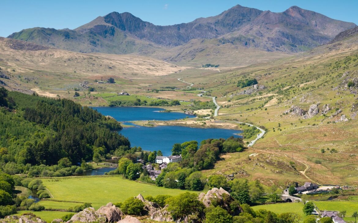 15 Best Day Trips from Liverpool (by Train, Bus and Car)
