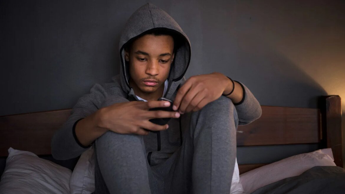 More young people are looking to AI chatbots for mental health help