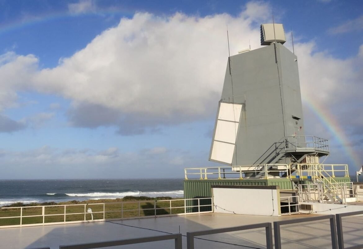 Raytheon wins $516M to keep the Navy’s top radar combat-ready